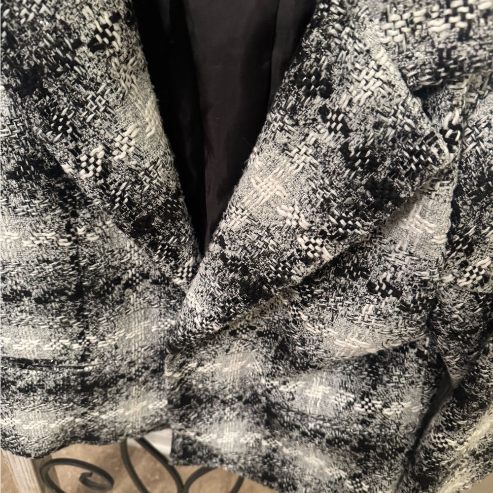 Christopher & Banks Petite Black White Plaid Tweed Boucle Blazer Jacket P/L Coat - Picture 2 of 9